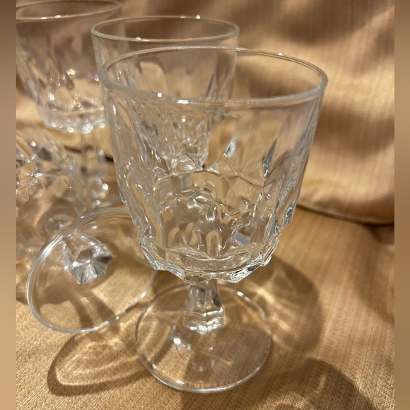 Arcoroc Water Goblets; Artic Pattern. Set of 5. - Picture 3 of 5